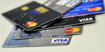 cartões de credito representandoDescubra os melhores cartões para quem está negativado